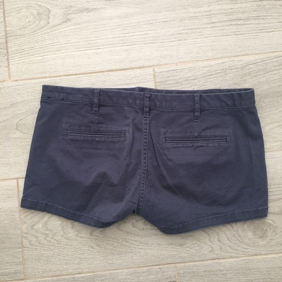 Express Shorts - Picture 2 of 2